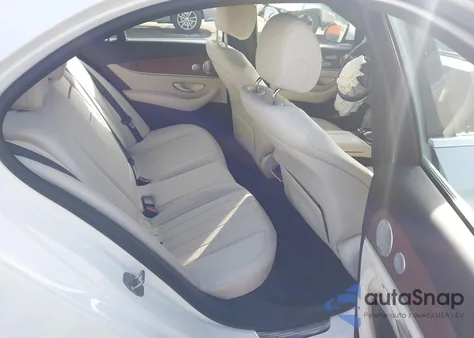 2017 Mercedes-Benz E 300 4Matic z USA, uszkodzony, nr VIN WDDZF4KB7HA026750